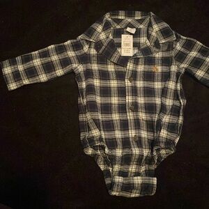 NWT GAP Button Up baby shirt 6-12 month